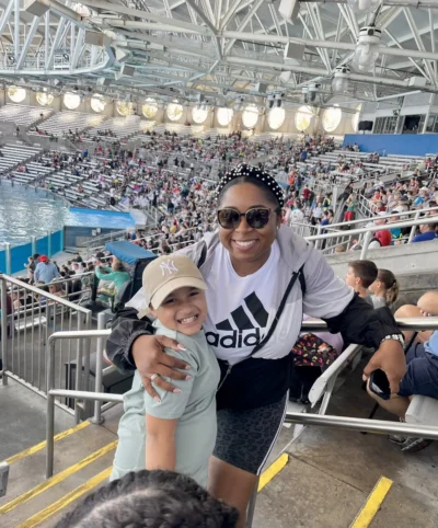 Bòn ti gason ak pwofesè nan prezantasyon lanmè mondyal la